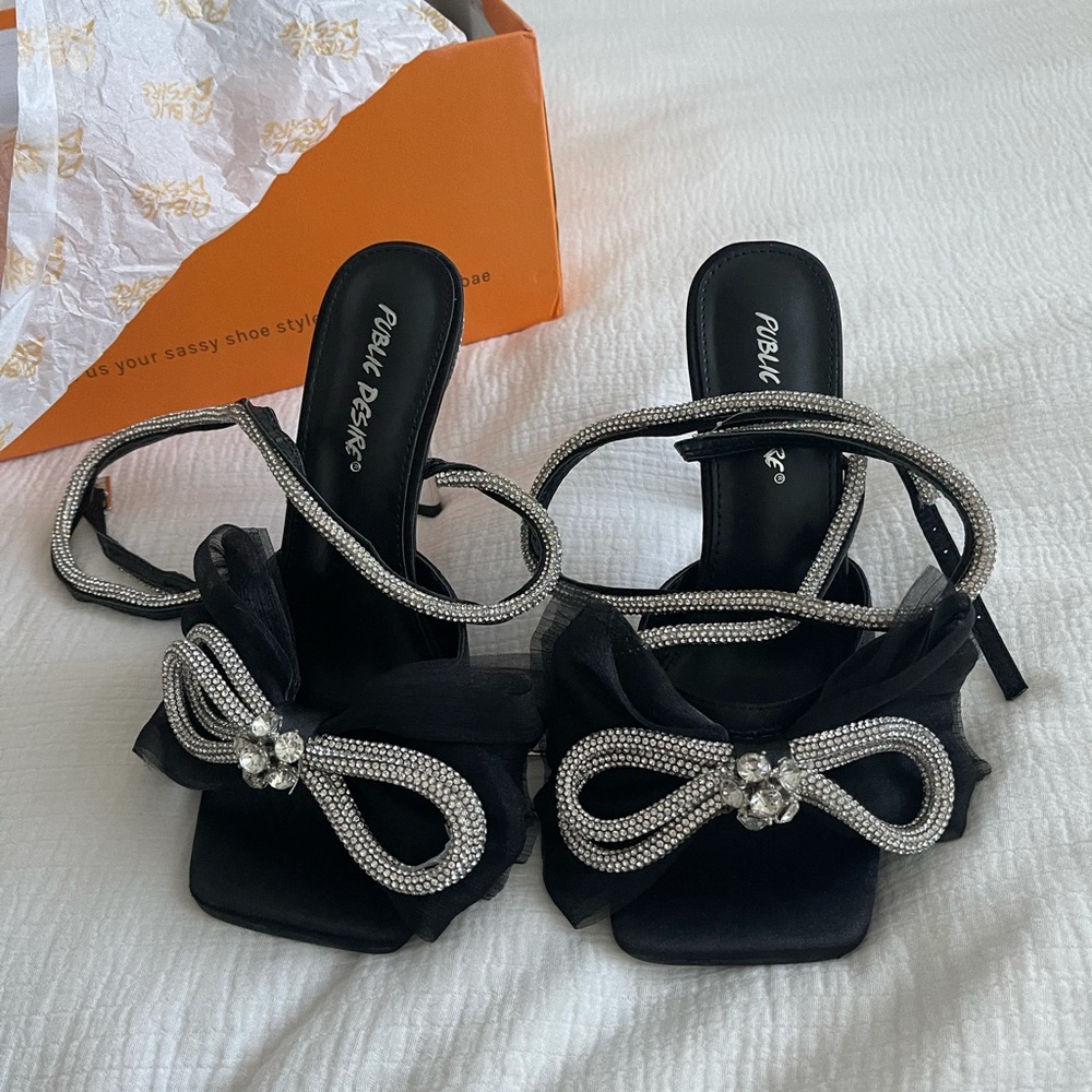 Black Wrap around Diamond bow